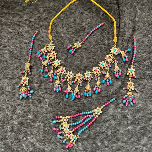Indian Pakistani jhumka tikka earrings necklace set - Picture 1 of 16